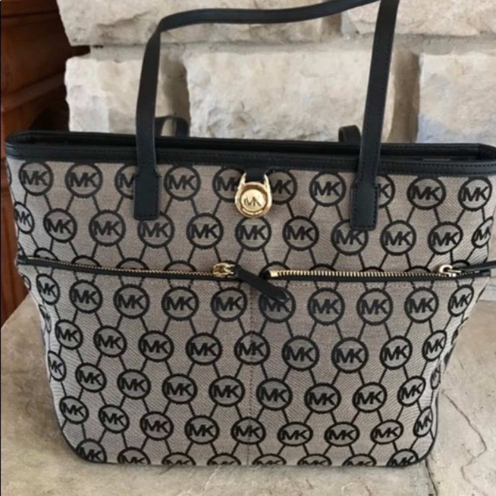 Michael Kors signature  Kemptom Medium Tote